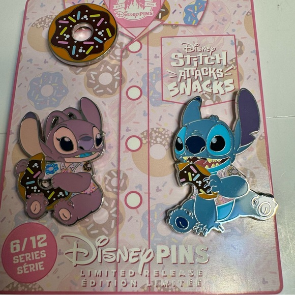 NWT. Disney pins. Stitch Attacks Snacks Limited Release Pin Set, Disney eats - Picture 8 of 11